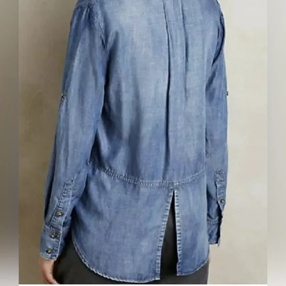 Cloth & Stone Anthropologie Size M Chambray Denim Button Front Shirt Split Back - Picture 2 of 8